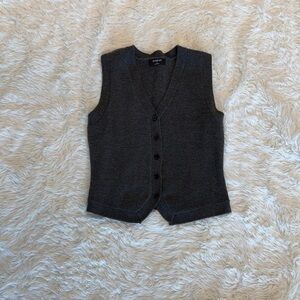 Woman’s Gray Button-Up Vest